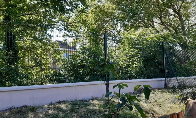 Professionnel pour pose de clôture rigide autour d'une résidence privée, Cergy, Entreprise Dargent Laurent